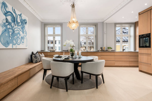Project inspiration for a modern kitchen with a warm, cozy feel. Oak cabinetry was colored and protected with Rubio Monocoat Oil Plus 2C "Mist 5%".