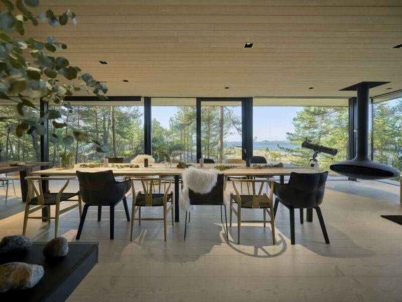 Wooden dining room table finished with Rubio Monocoat.
