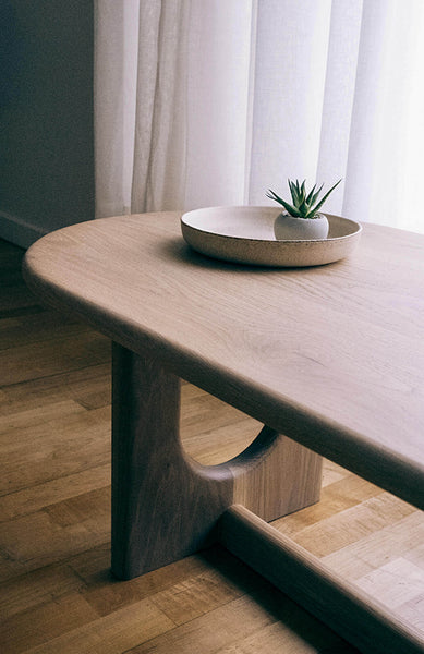 The grain on the inverse coffee table is highlighted beautifully with Rubio Monocoat Oil Plus 2C Natural.