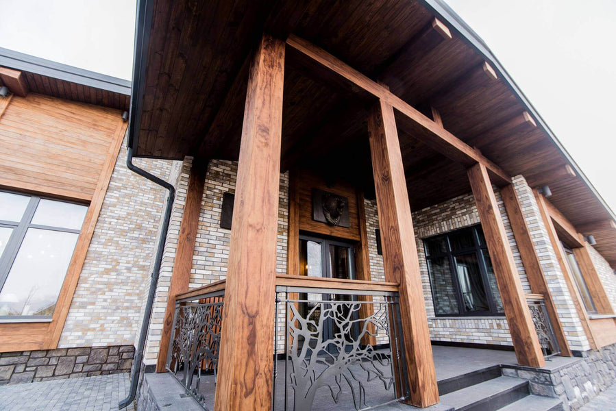 Front porch with wooden beams finished with Rubio Monocaot products.