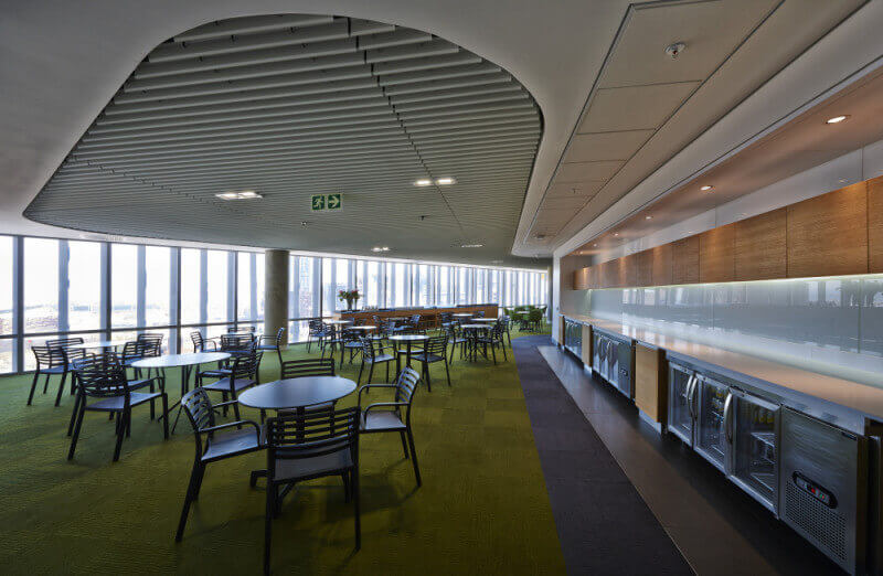 Cafeteria with wood finished with Oil Plus 2C.
