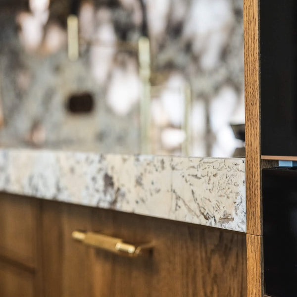 Close up of the oak wood finished with Rubio Monocoat Oil Plus 2C in the color "Chocolate".