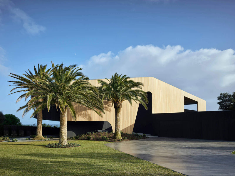 Exterior of Canadian Bay, a vacation home in Victoria, Australia.