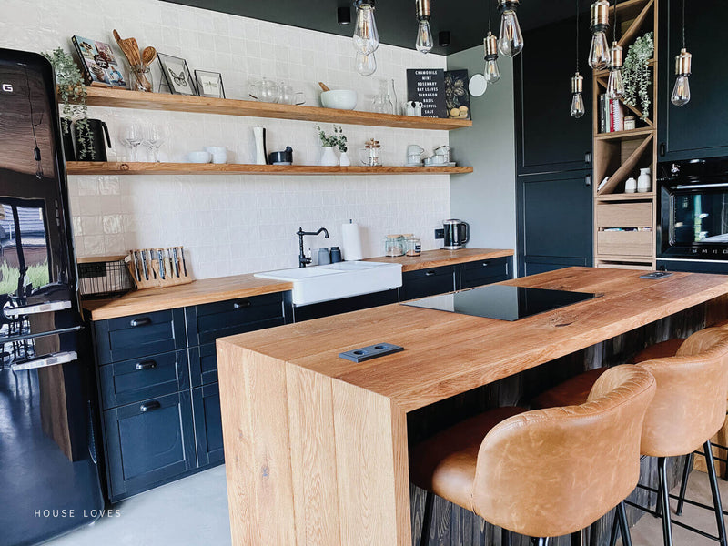 Oak and pine kitchen features finished with Rubio Monocoat products.